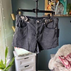 The Barrow Vintage High Rise Short Buckle BLANKNYC